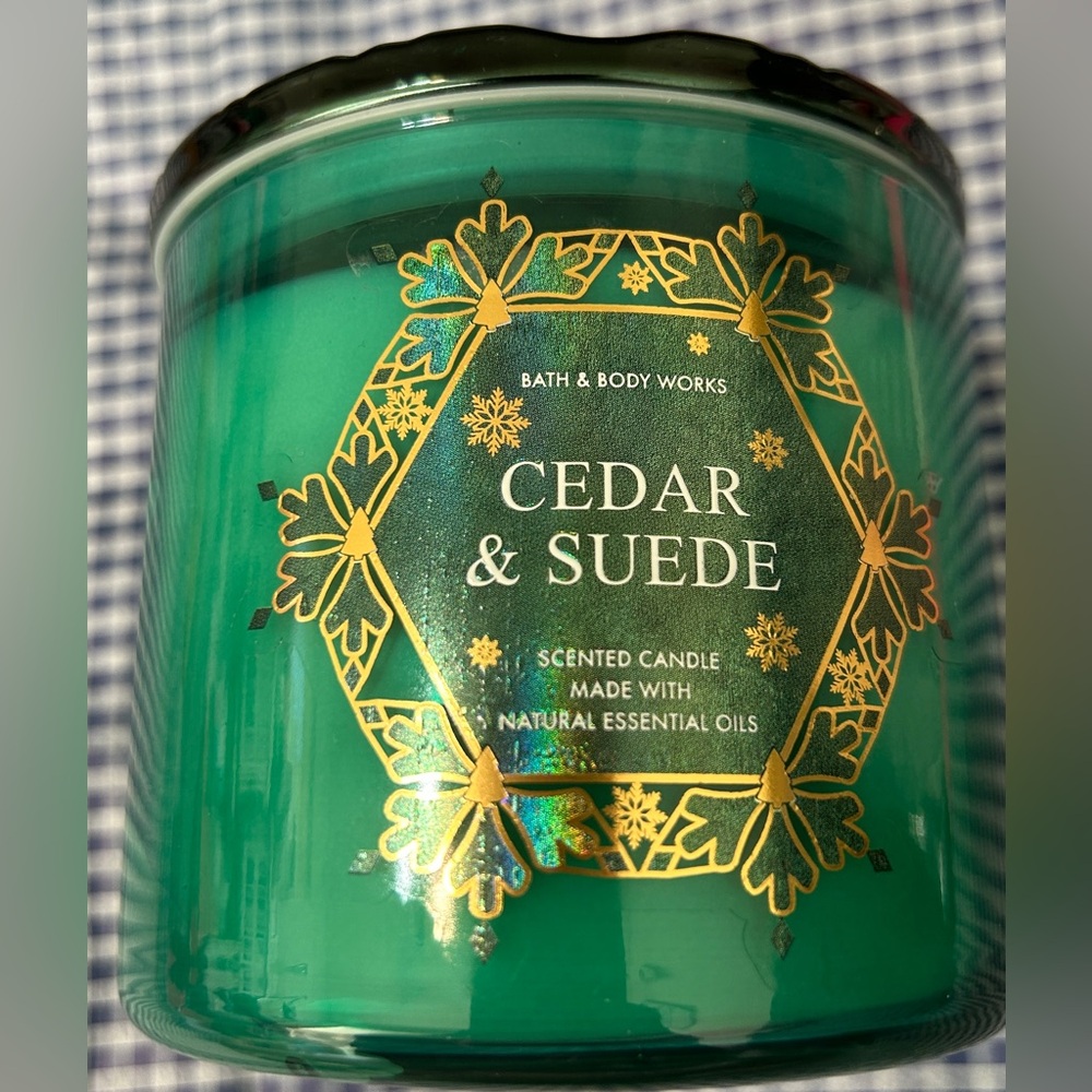 Bath & Body Works Cedar & Suede Candle - Emerald Green
